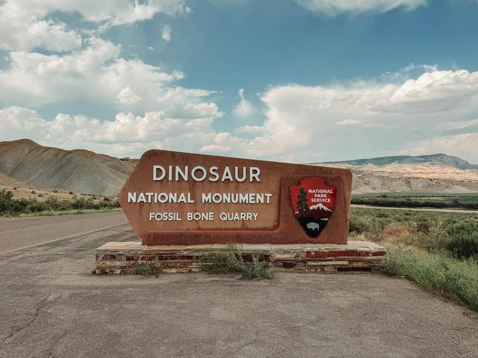An entrance sign to Dinosaur National Monument